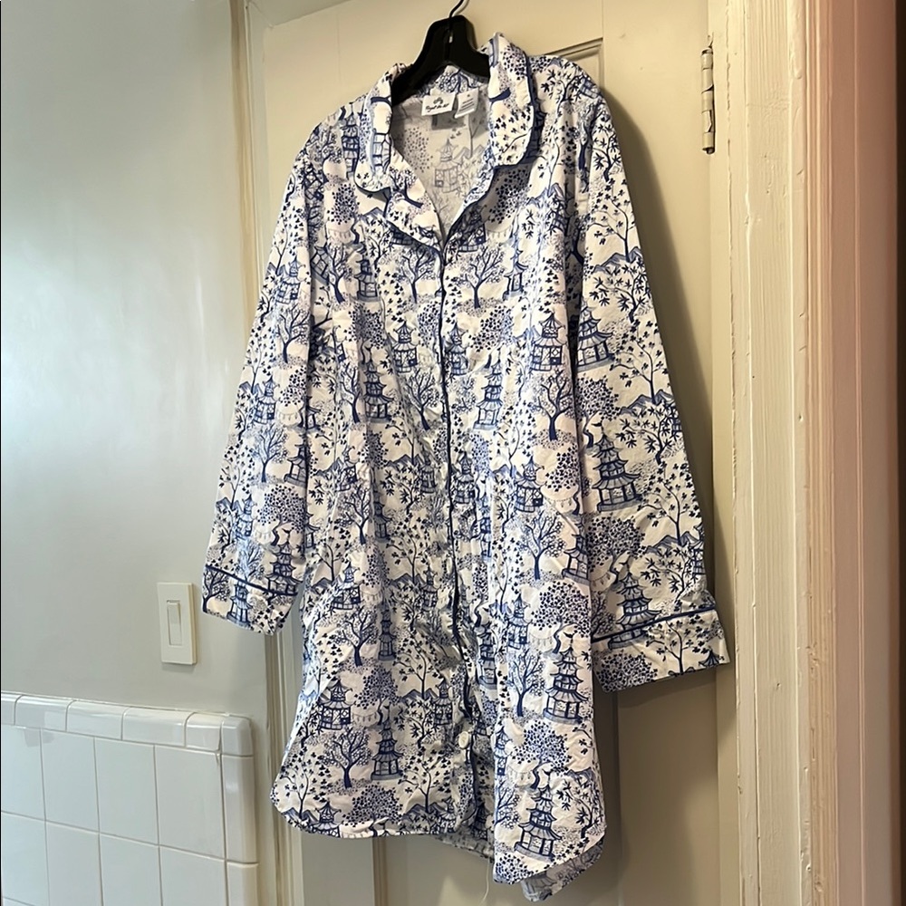 Blue and White Women's Cotton Toile Night Shirt